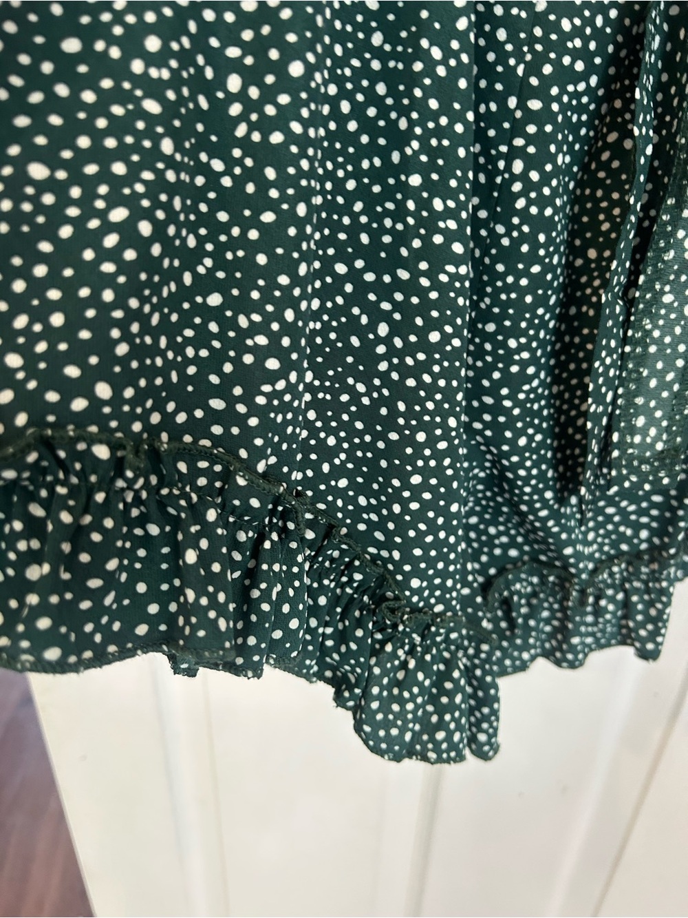 Green & white front tie & ruffle hem romper Shein size S - Picture 5 of 5